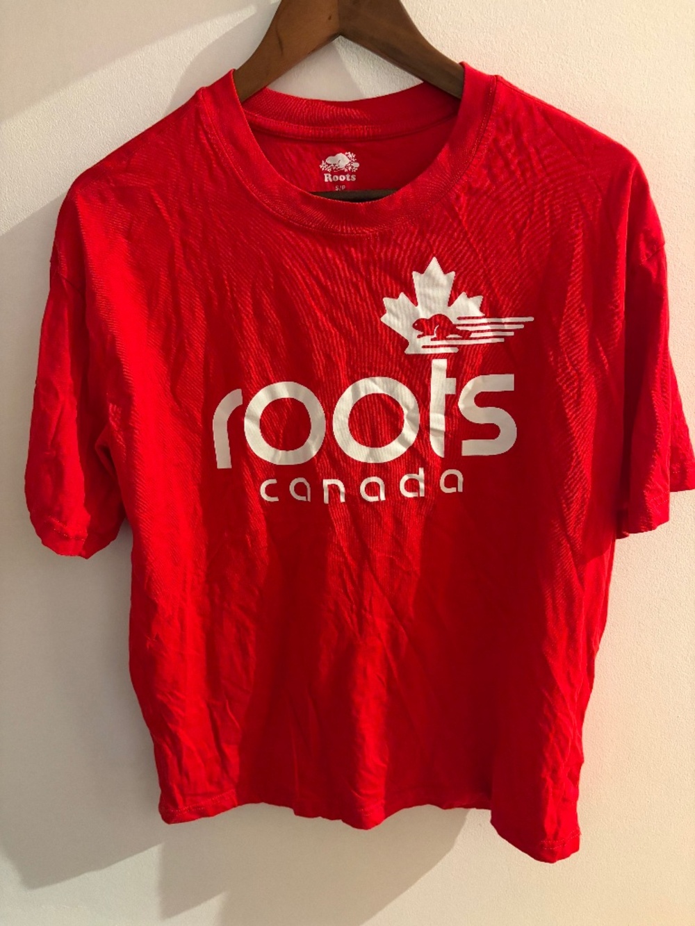 Roots Canada Red Graphic Logo T-Shirt Beaver Maple Leaf Small Relaxed Fit